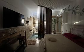 Lemon Suite-Luxury